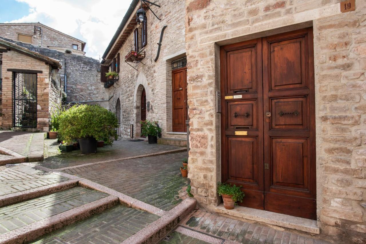 Casa Clara Appartamenti アッシジ エクステリア 写真
